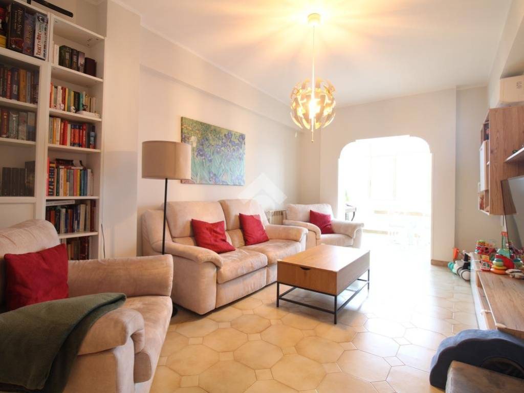 appartamento in vendita a Pomezia in zona Torvaianica