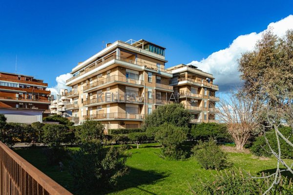 appartamento in vendita a Pomezia in zona Torvaianica