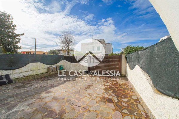 casa indipendente in vendita a Pomezia in zona Campo Ascolano