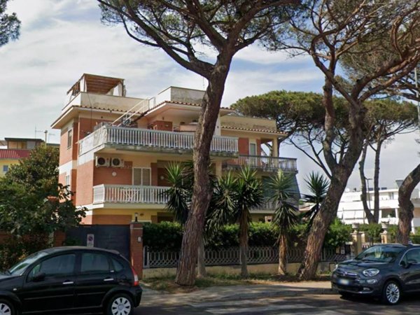 appartamento in vendita a Pomezia in zona Torvaianica