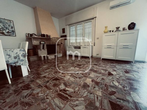 appartamento in vendita a Pomezia in zona Campo Ascolano