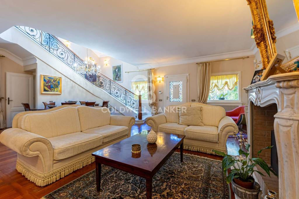 casa indipendente in vendita a Pomezia