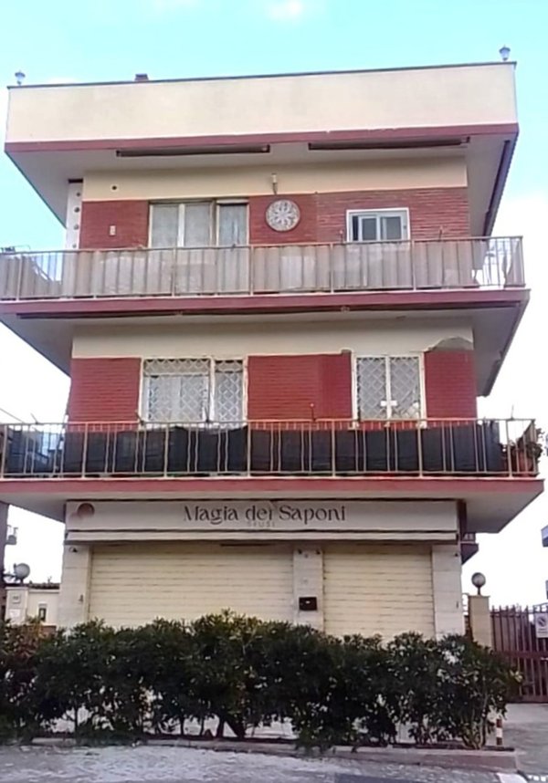 appartamento in vendita a Pomezia in zona Torvaianica