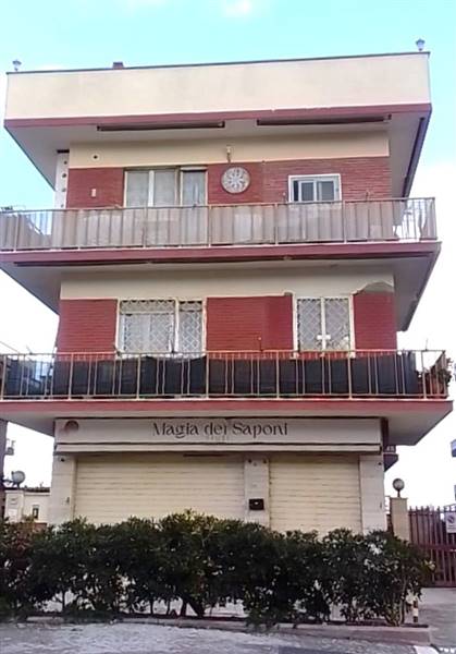 appartamento in vendita a Pomezia in zona Torvaianica