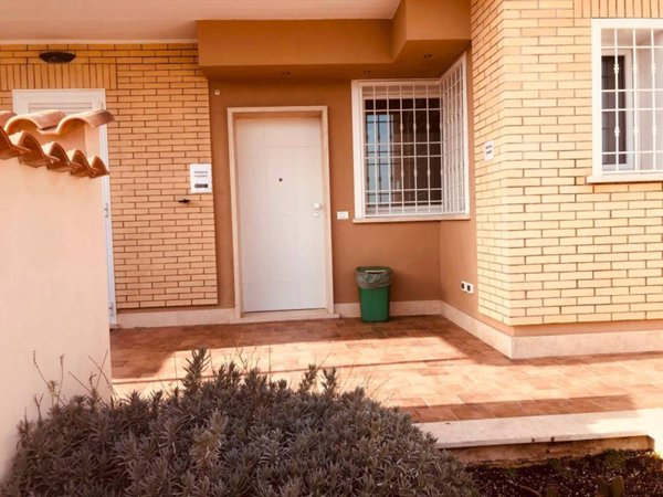 appartamento in vendita a Pomezia in zona Torvaianica Alta