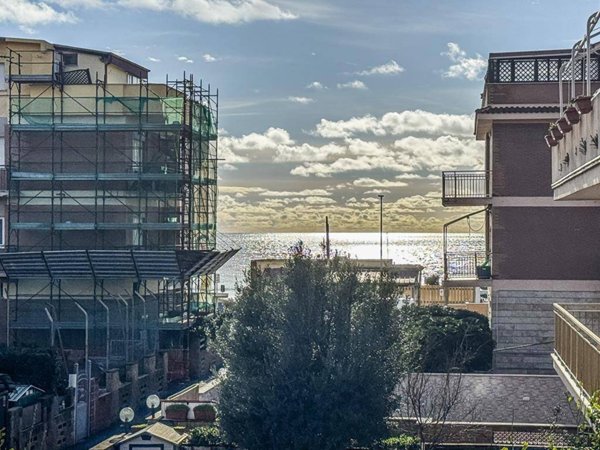 appartamento in vendita a Pomezia in zona Torvaianica