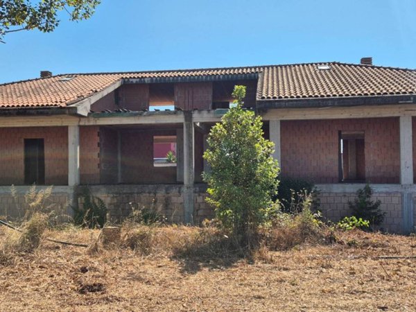 villa in vendita a Pomezia in zona Santa Procula