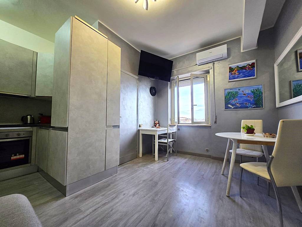 appartamento in vendita a Pomezia in zona Torvaianica