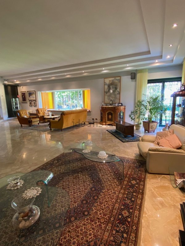 casa indipendente in vendita a Pomezia in zona Torvaianica Alta