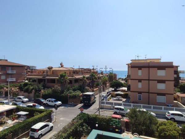 appartamento in vendita a Pomezia in zona Torvaianica