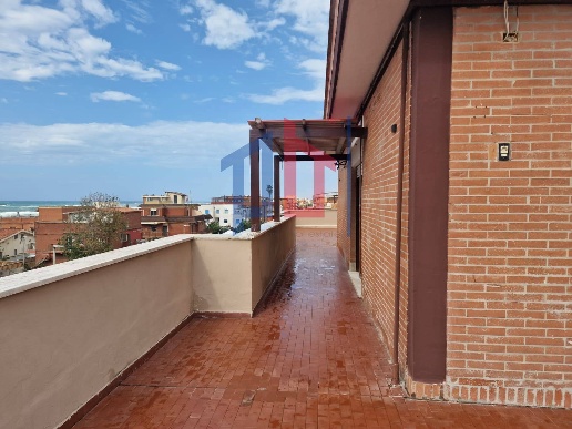 appartamento in vendita a Pomezia in zona Torvaianica