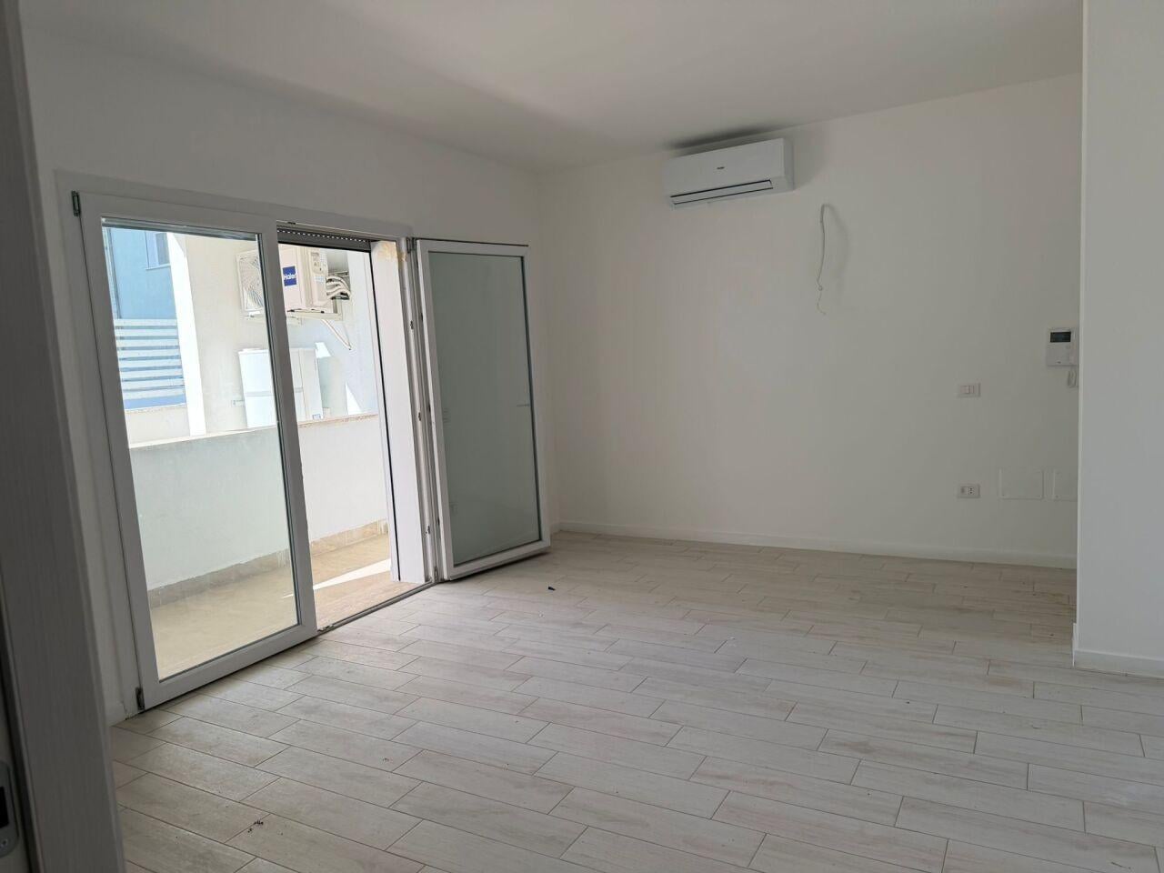 appartamento in vendita a Pomezia in zona Pratica di Mare