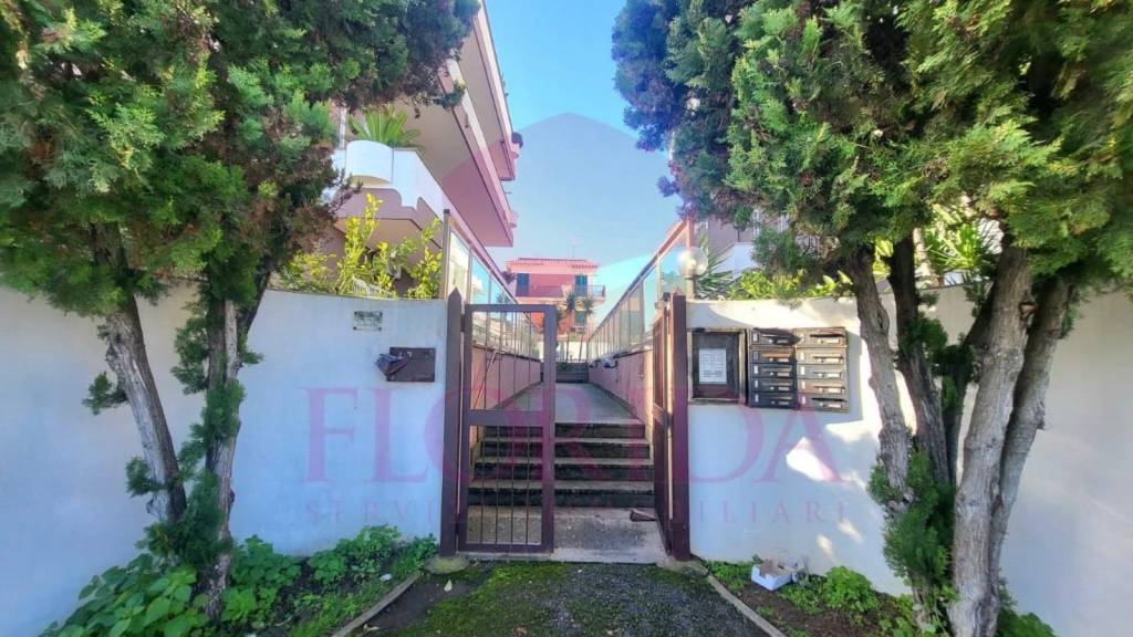 appartamento in vendita a Pomezia in zona Torvaianica