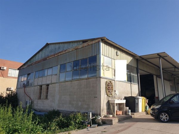 capannone in vendita a Pomezia