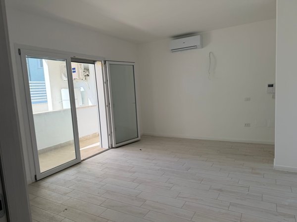 appartamento in vendita a Pomezia in zona Pratica di Mare