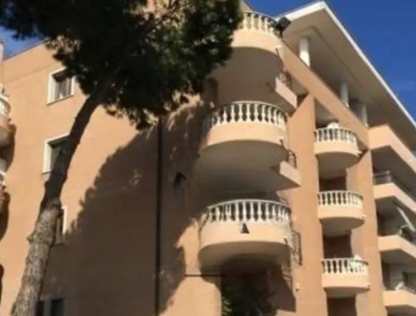 ufficio in vendita a Pomezia