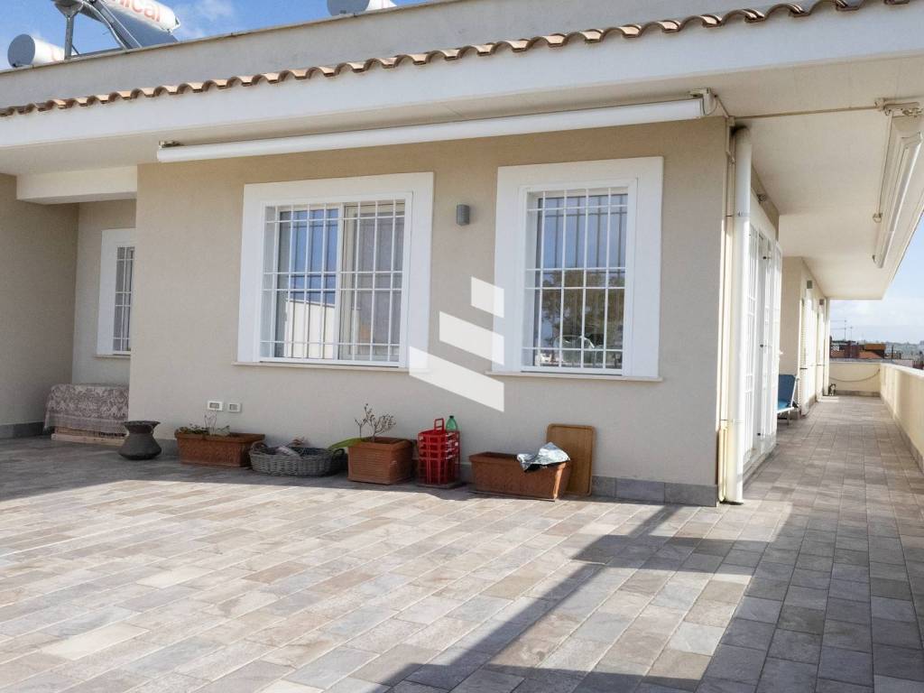 appartamento in vendita a Pomezia in zona Campo Ascolano