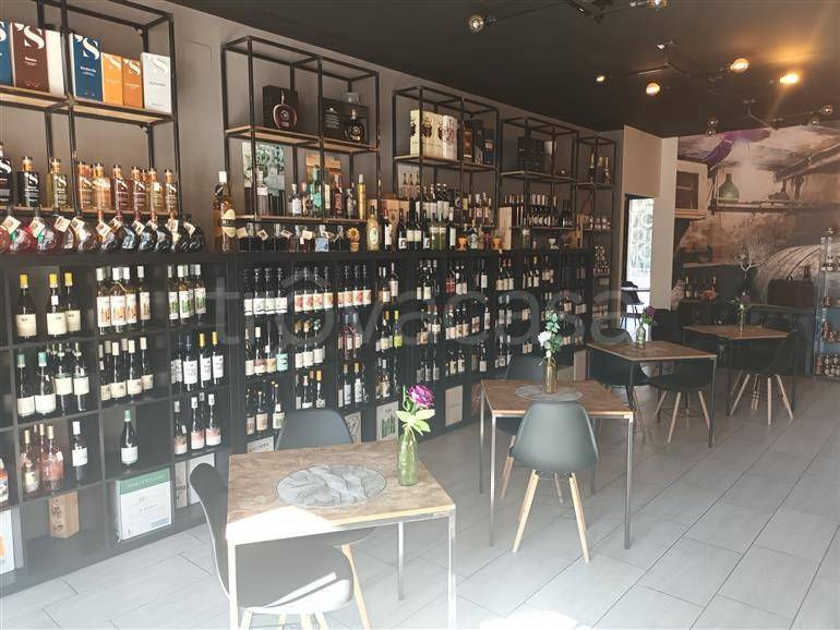 negozio in vendita a Pomezia