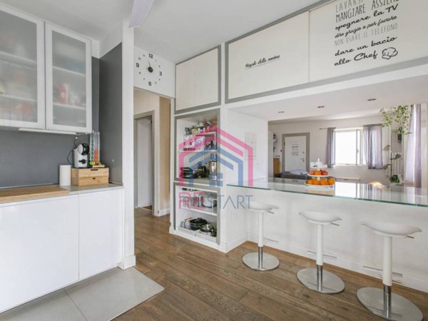 casa indipendente in vendita a Pomezia in zona Pratica di Mare