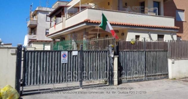 appartamento in vendita a Pomezia in zona Torvaianica