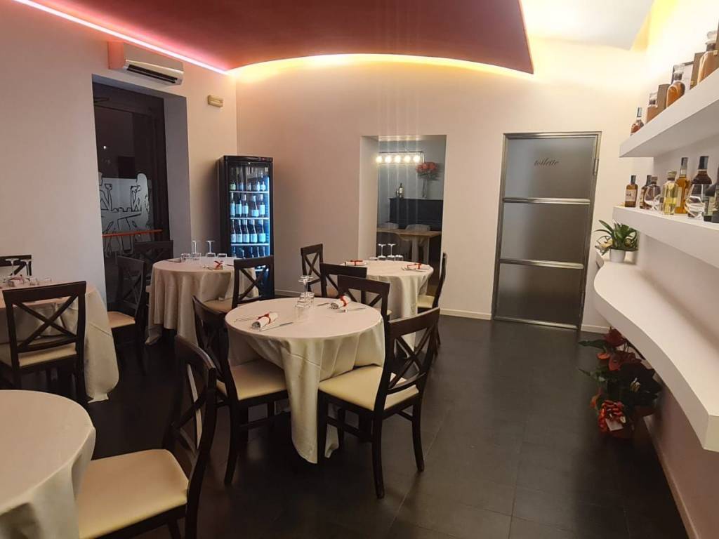 negozio in vendita a Pomezia