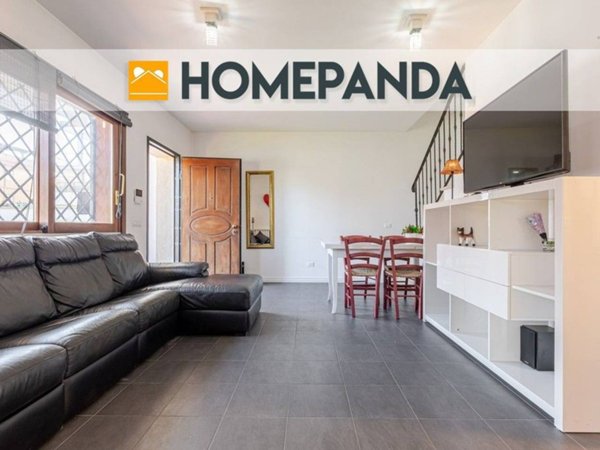 casa indipendente in vendita a Pomezia in zona Torvaianica