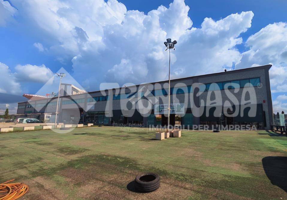 negozio in vendita a Pomezia