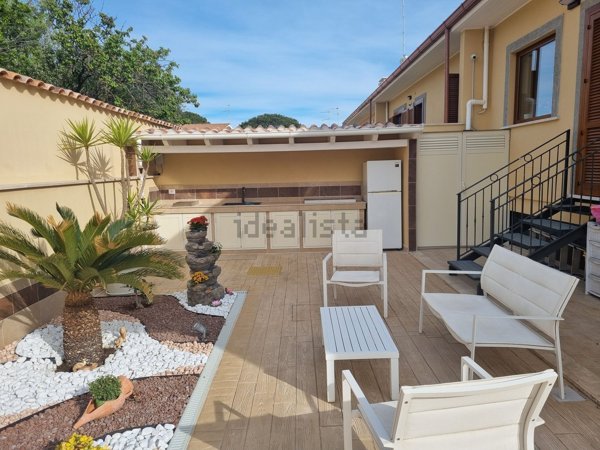 casa indipendente in vendita a Pomezia in zona Campo Jemini