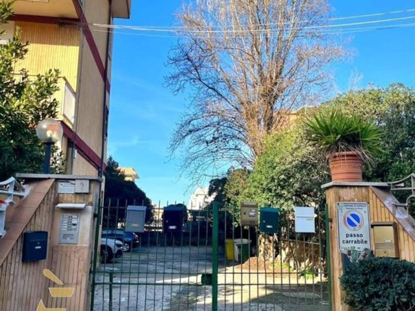 appartamento in vendita a Pomezia in zona Torvaianica