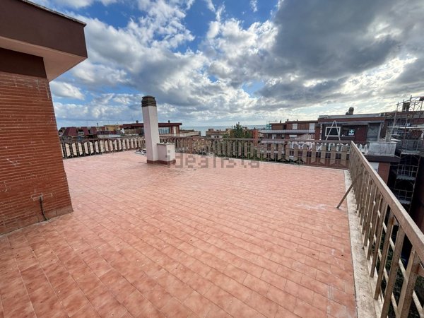 appartamento in vendita a Pomezia in zona Torvaianica