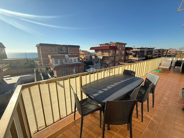 appartamento in vendita a Pomezia in zona Torvaianica