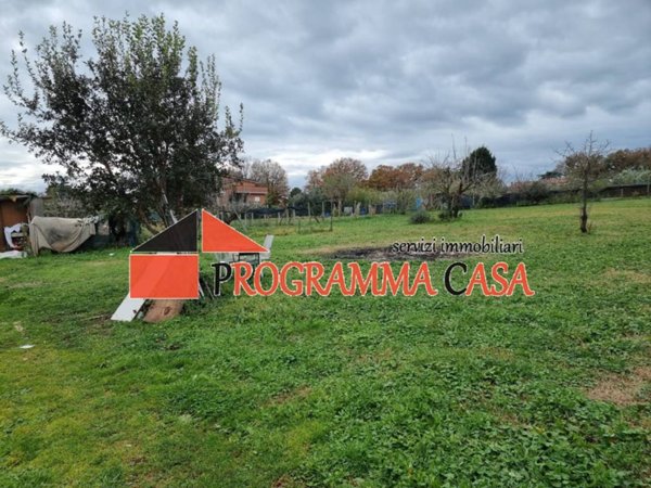 terreno agricolo in vendita a Pomezia in zona Pratica di Mare