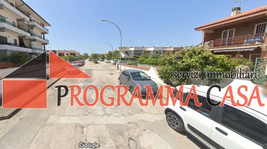 locale commerciale in vendita a Pomezia in zona Torvaianica