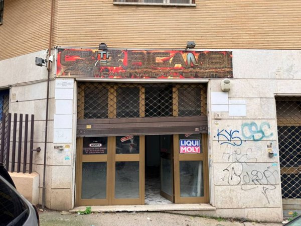 negozio in vendita a Pomezia