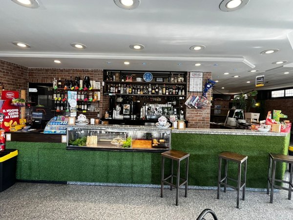 negozio in vendita a Pomezia