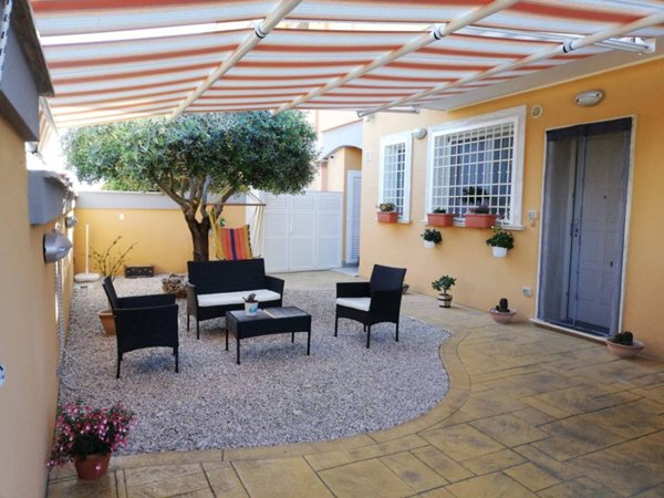 appartamento in vendita a Pomezia in zona Campo Jemini