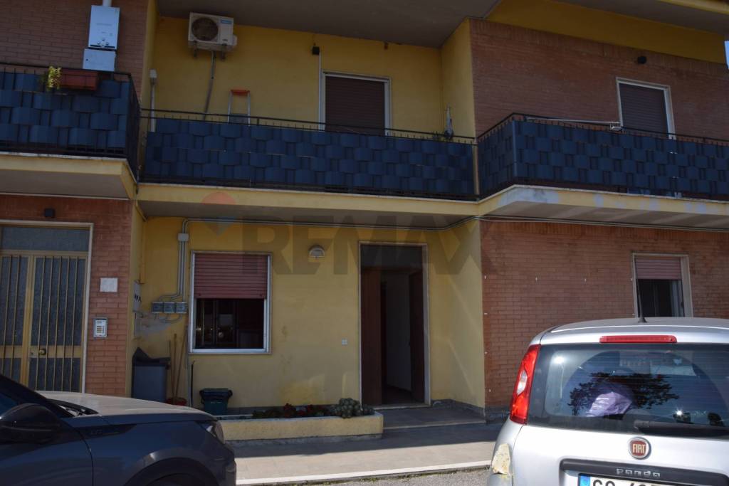 casa semindipendente in vendita a Pomezia in zona Santa Procula