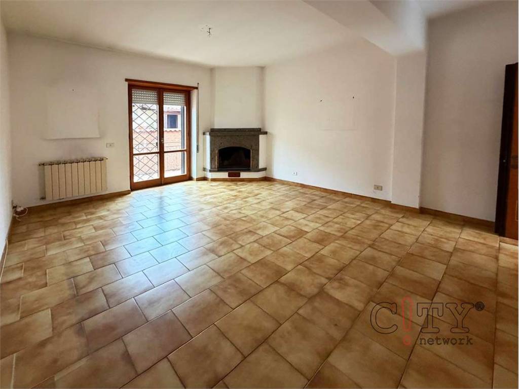 appartamento in vendita a Pomezia in zona Torvaianica