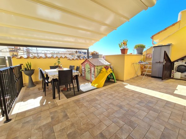 appartamento in vendita a Pomezia in zona Torvaianica Alta