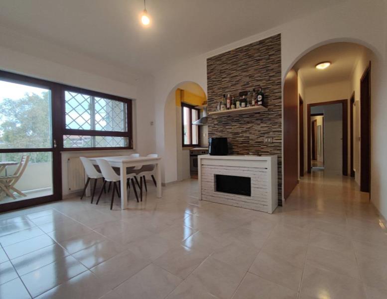 appartamento in vendita a Pomezia in zona Santa Palomba