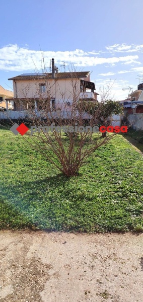 casa indipendente in vendita a Pomezia