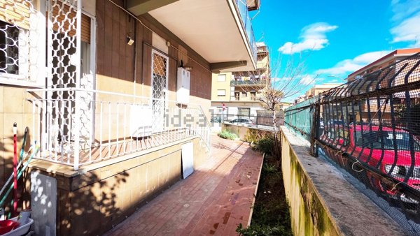 appartamento in vendita a Pomezia in zona Torvaianica