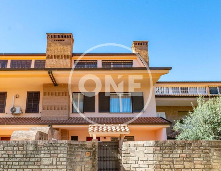 casa indipendente in vendita a Pomezia
