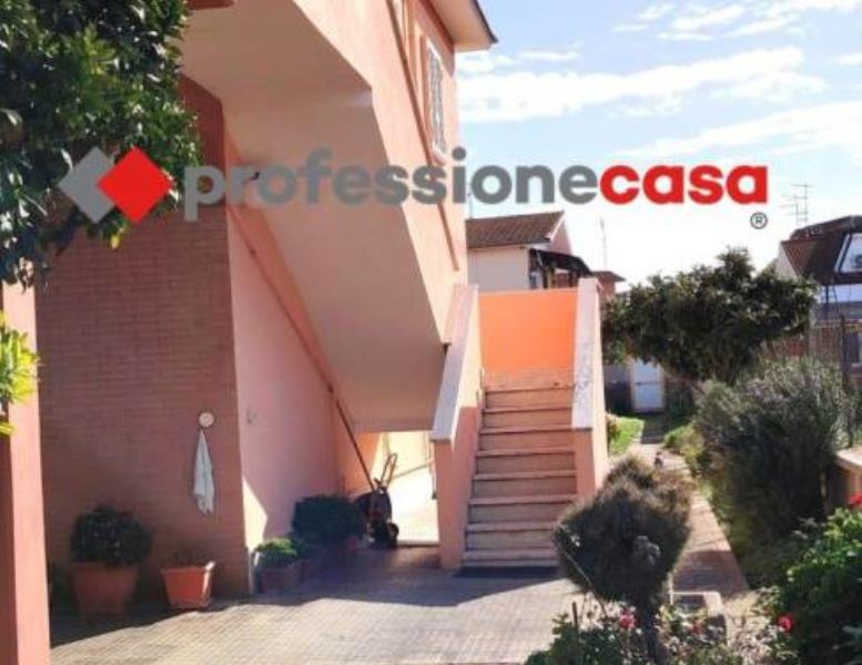 casa indipendente in vendita a Pomezia