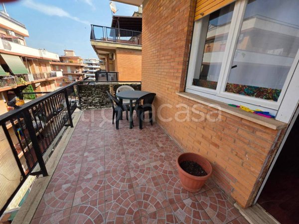 appartamento in vendita a Pomezia in zona Torvaianica