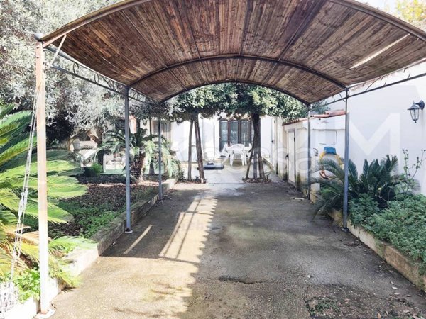 casa indipendente in vendita a Pomezia in zona Torvaianica