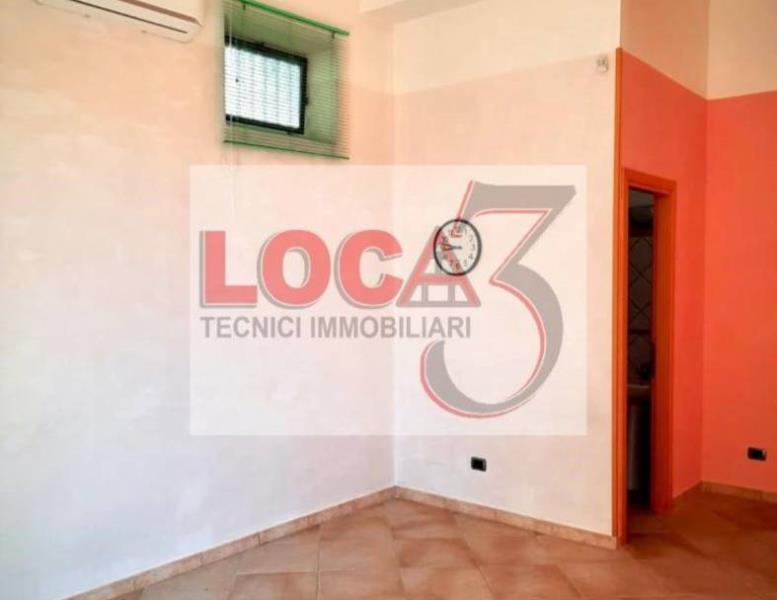 locale commerciale in vendita a Pomezia in zona Torvaianica