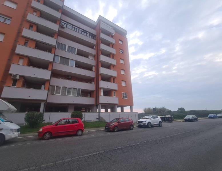 appartamento in vendita a Pomezia in zona Santa Palomba