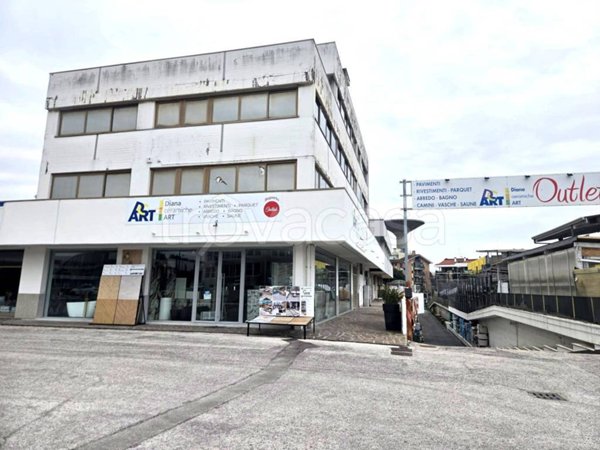 ufficio in vendita a Pomezia