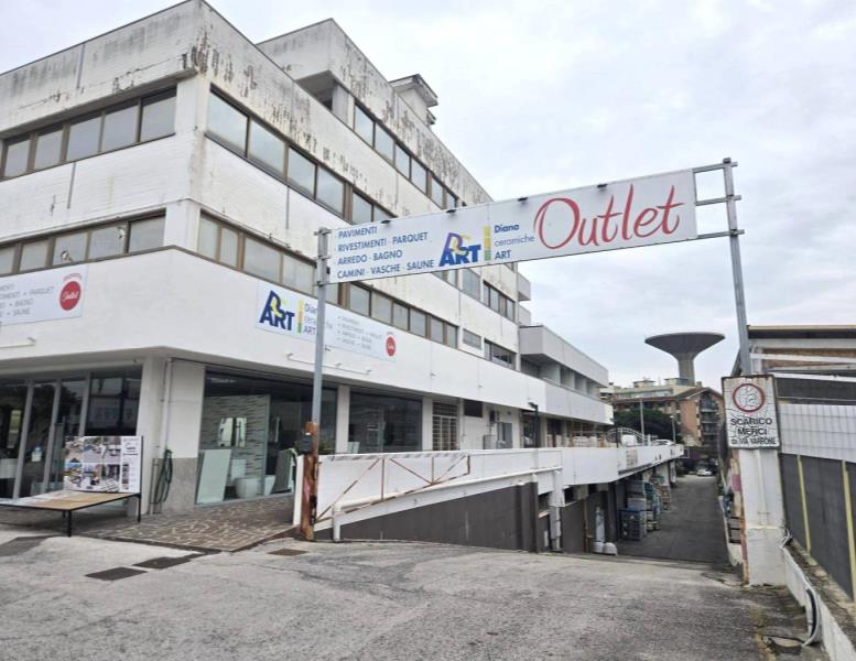 ufficio in vendita a Pomezia